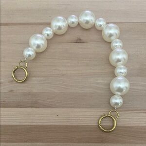 Elegant Pearl Purse Strap with Gold Accents
